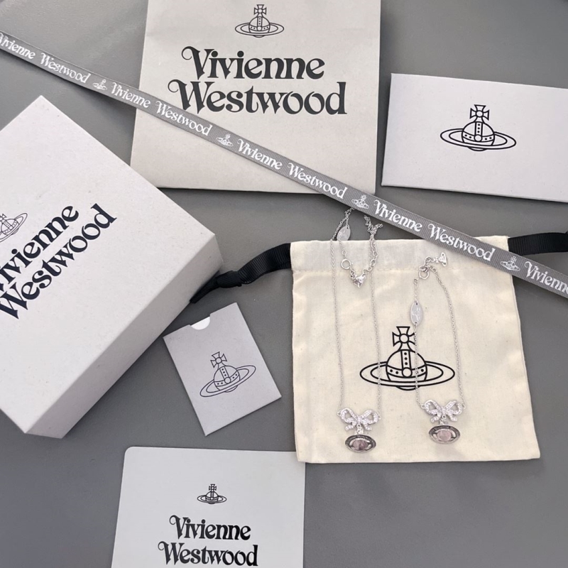 Ba*len*cia*ga necklaces